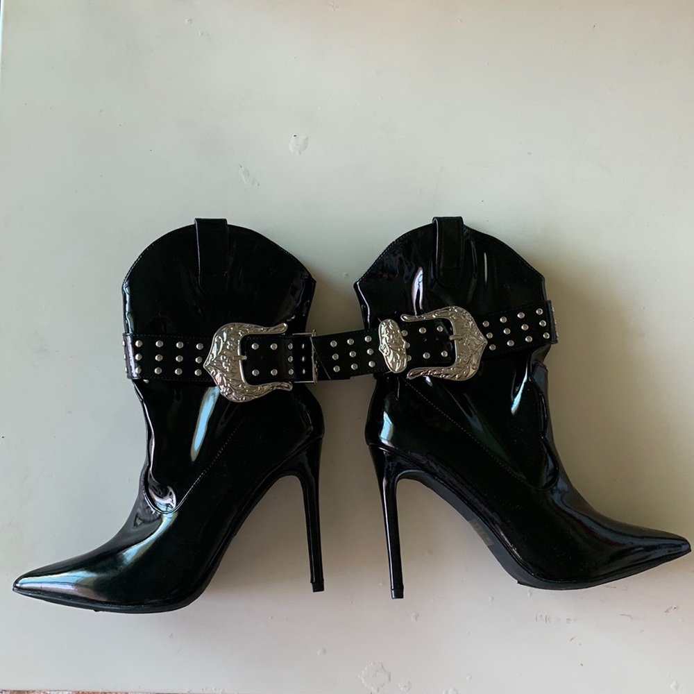 NEW Black Patent Leather Cowboy Cowgirl Bootie!!! 😍😍😍